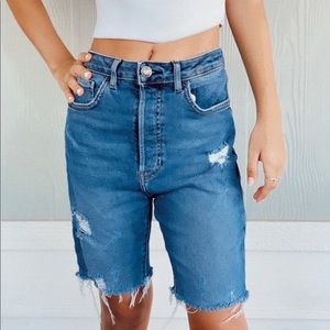 Ripped Cut-offs jeans